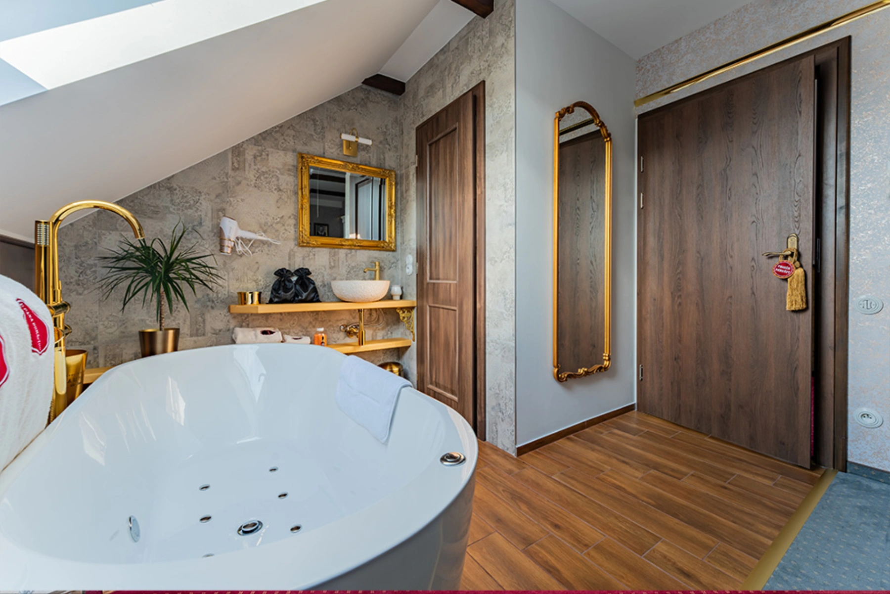 Luxusní pokoj s vířivkou