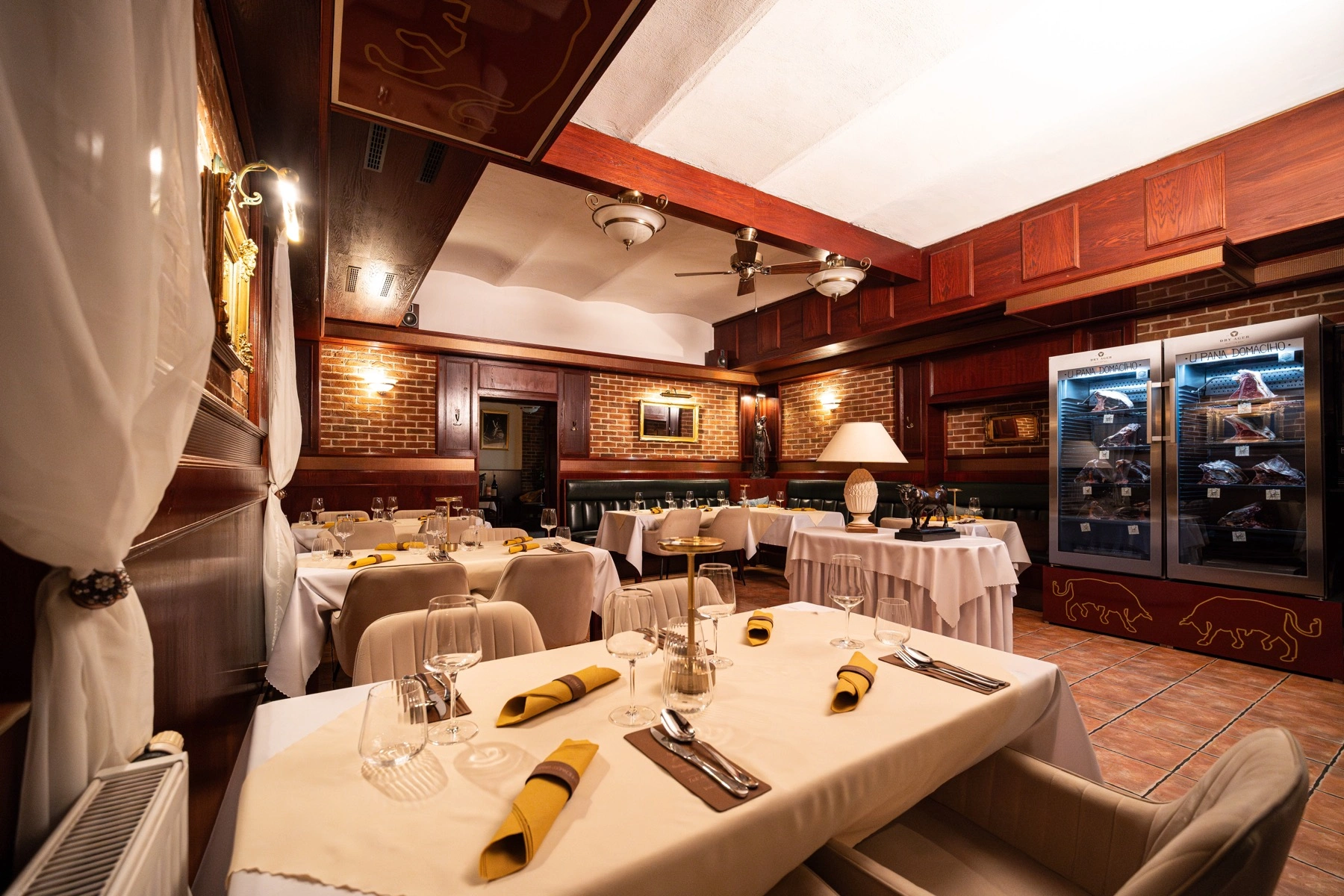 Restaurace U Pana domácího — interiér