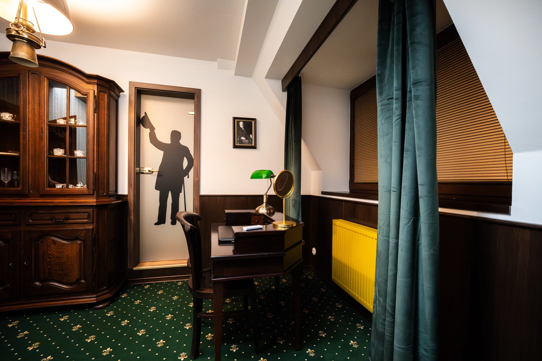 Pokoj Andrew Carnegie — postel