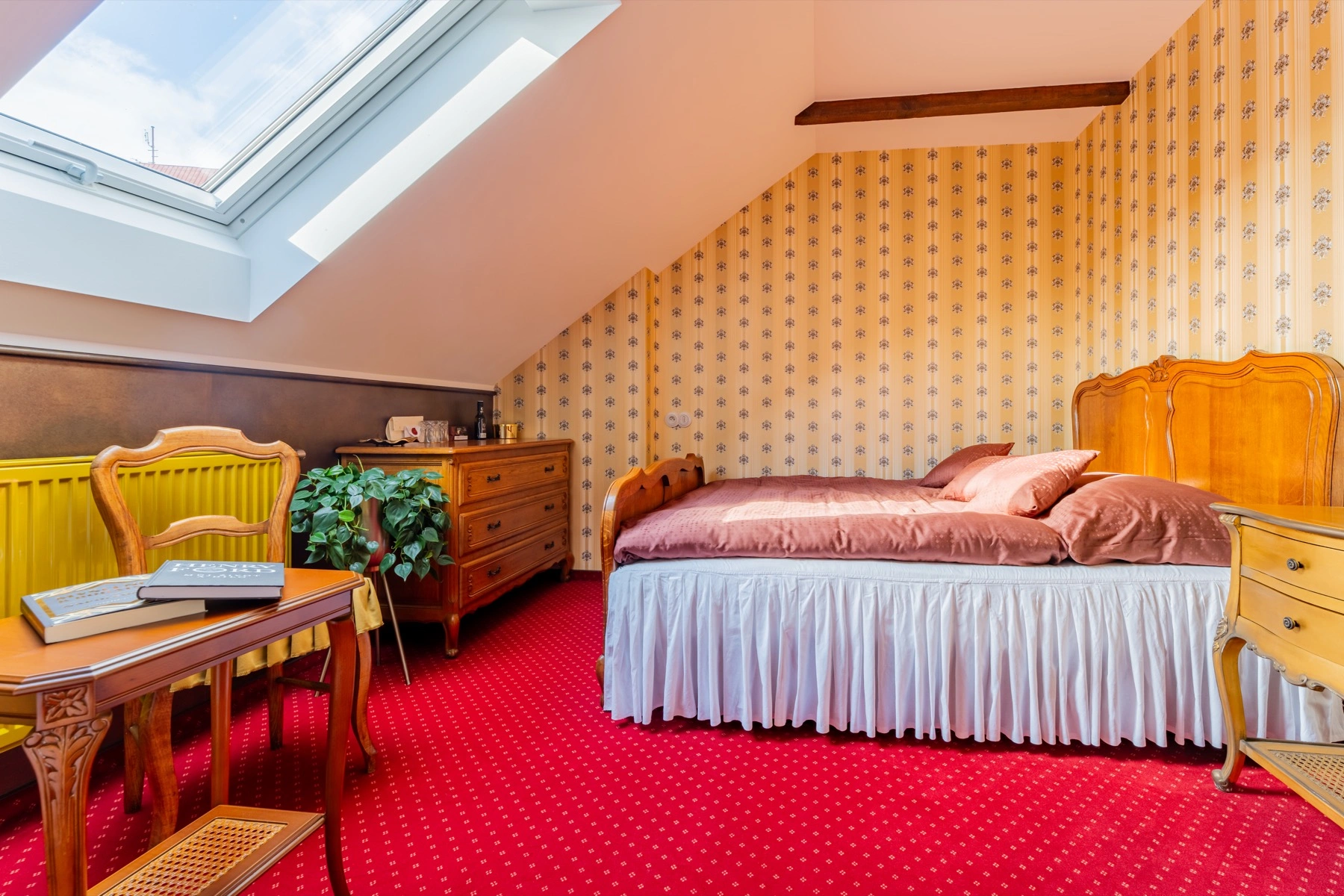 Pokoj Henry Ford — interiér