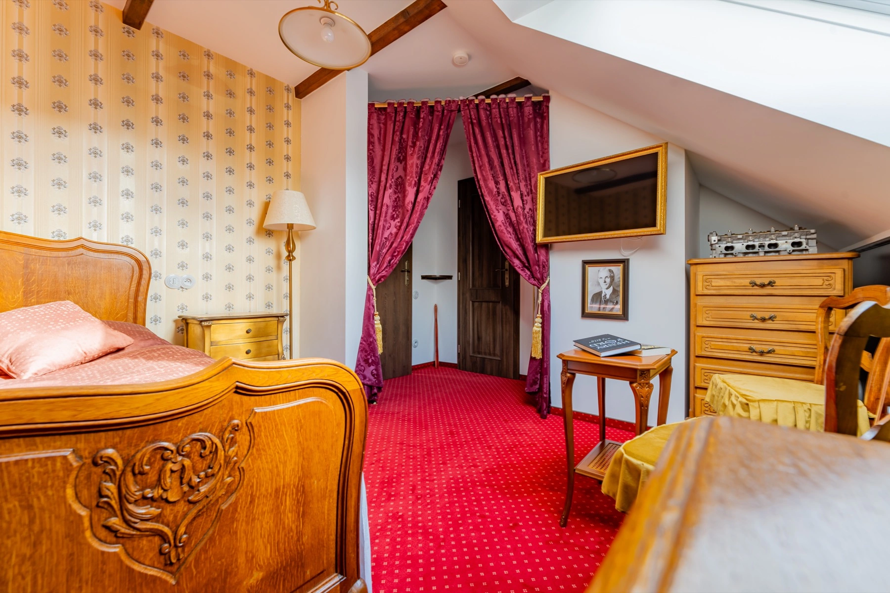 Pokoj Henry Ford — detail