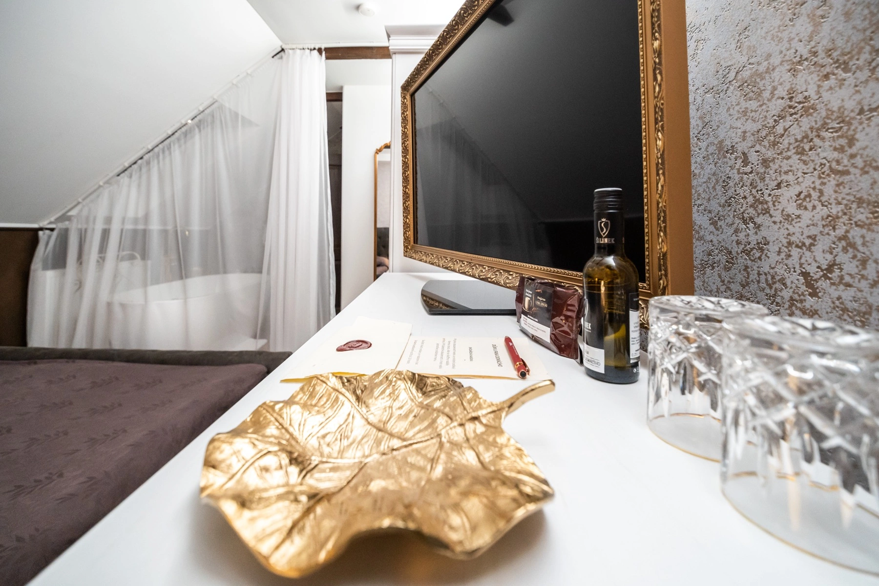 Pokoj Wallis Simpson — detail pokoje